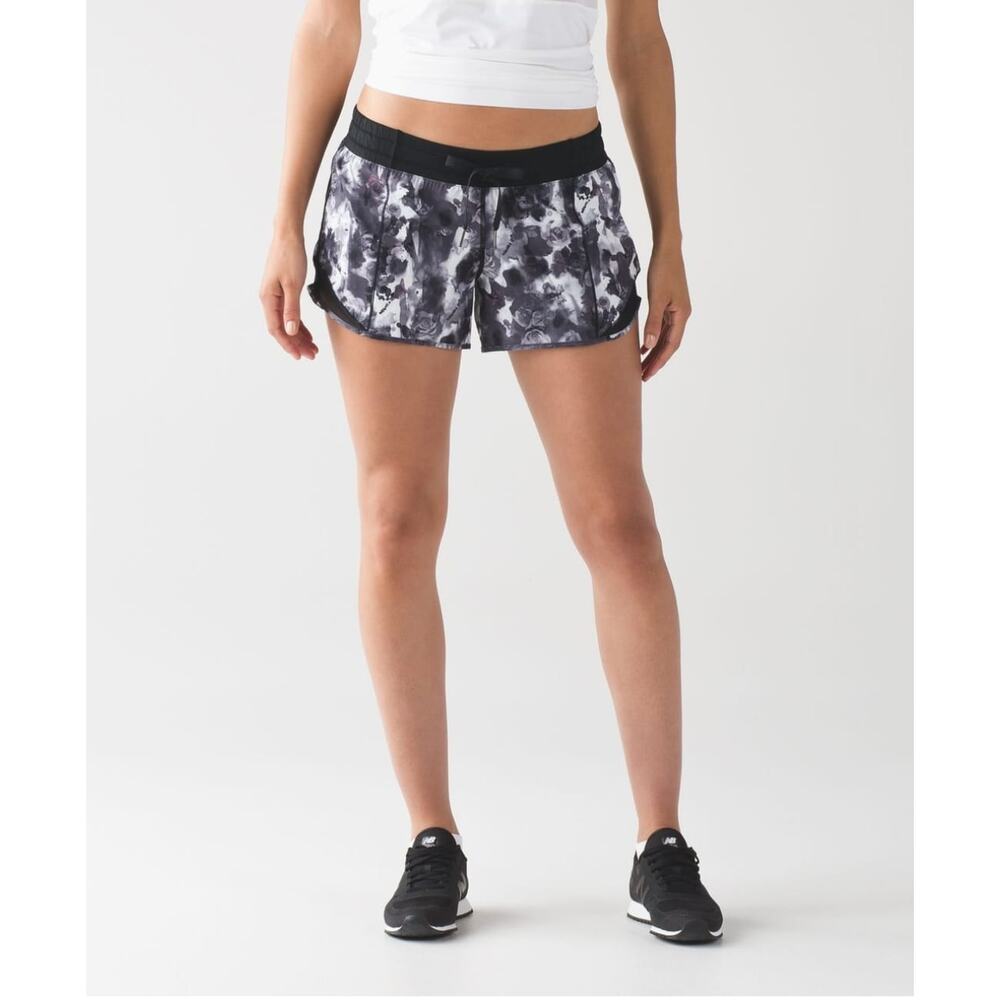 Lululemon Women's Hotty Hot 2.5" Short black Dusty Mauve Shorts Size 12